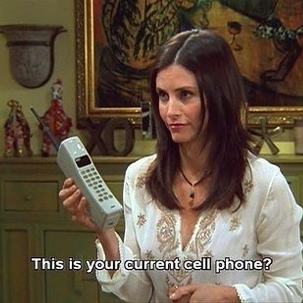 19. Friends'in final yaptığı sene, son moda telefon Motorola Razr'dı.