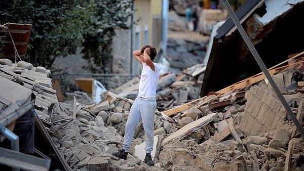 İtalya Kültür Bakanı Dario Franceschini kültürel önemi bulunan 293 yapının depremde hasar gördüğünü söyledi.
