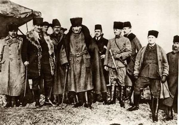 Büyük Taarruz ya da Başkumandanlık Meydan Muhaberesi ise Kurtuluş Savaşı sırasında Türk Ordusu'nun Yunan Kuvvetleri'ne karşı başlattığı harekatın ismidir.