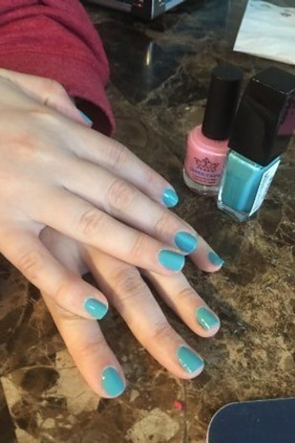 3. Жидкий латекс, чтобы не запачкать кутикулу