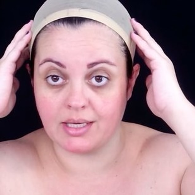 3. Believe it or not, this woman is actually made of human flesh instead of wood.