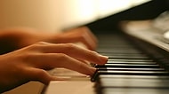 Piyano Sevdalılarına Özel: Büyüleyici Sesiyle Birbirinden Güzel 33 Şarkı