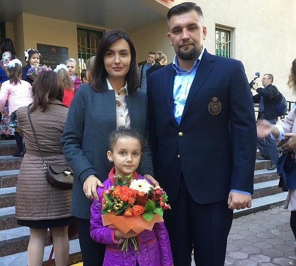 4. Баста и его жена Елена Пинская тоже впервые отправили дочь Марию в школу