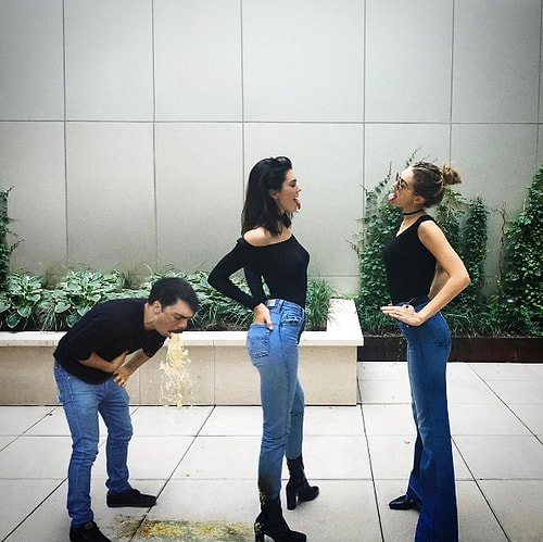 Kendini amatör model olarak tanımlayan "Kirby Jenner"ın Kardashian ailesine karşı bir zaafı var.