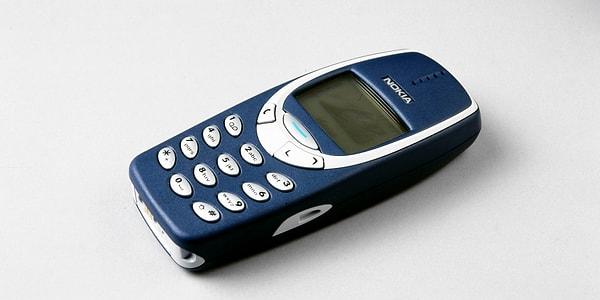 12. Hala kullanılan, yıllara direnen bir efsane... İnsanoğlu Nokia 3310 modeline ne zaman kavuştu?