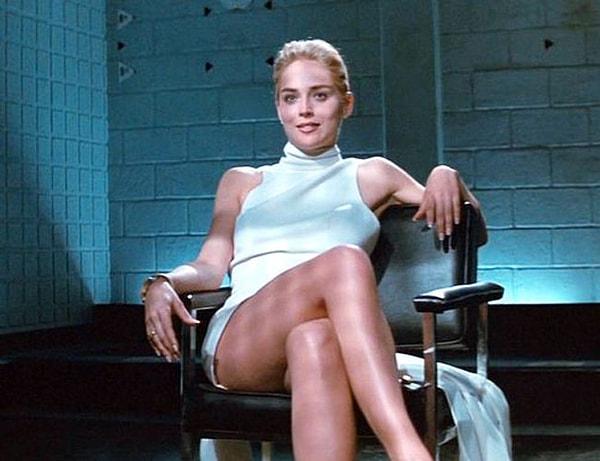 2. Peki Sharon Stone'un meşhur bacak bacak üstüne atma sahnesi hangi filmdeydi?