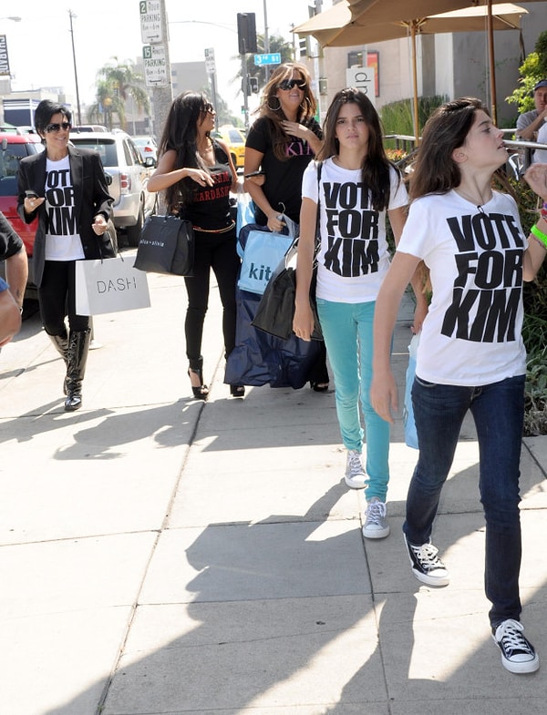 19. Принять участие в шоу "Танцы со звездами" и заставить всю семью собирать голоса для победы? Легко! Это же Ким.