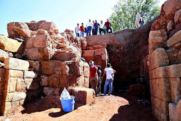 Ordu’nun Bayadı köyü sınırları içerisinde, Kurul Kayalıkları’nın zirvesinde konumlanan Kurul Kalesi’nde, 2010 yılından itibaren Prof. Dr. Yücel Şenyurt’un başkanlığında arkeolojik kazılar yürütülüyor.