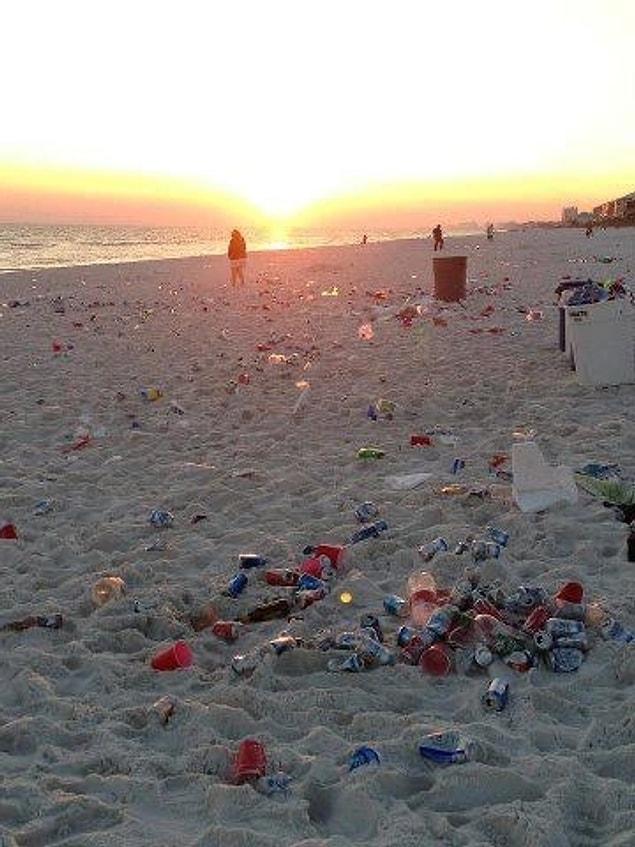 10. The ones who can’t see a difference between the beach and a garbage can.