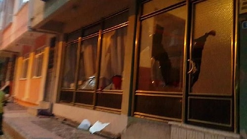 Birçok işyeri ve aracın camları kırıldı