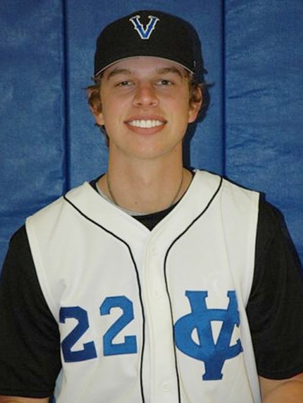 8. Джастин Купер