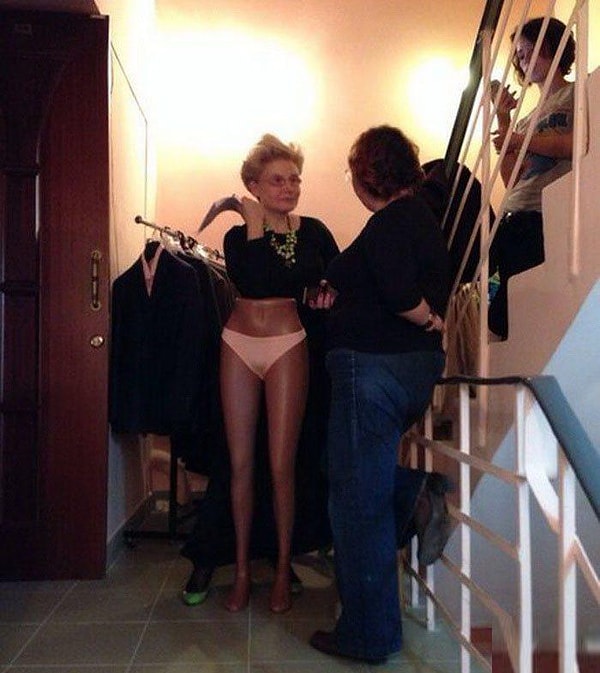 17. Ого какие у Елены Васильевны ножки! 😳
