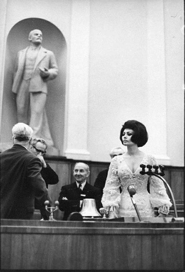 6. Sophia Loren at the Kremlin, 1965