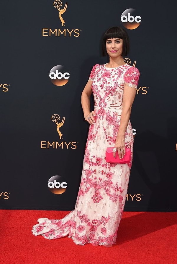 32. Констанс Зиммер