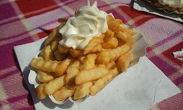 5. ... с чипсами и картошкой фри.