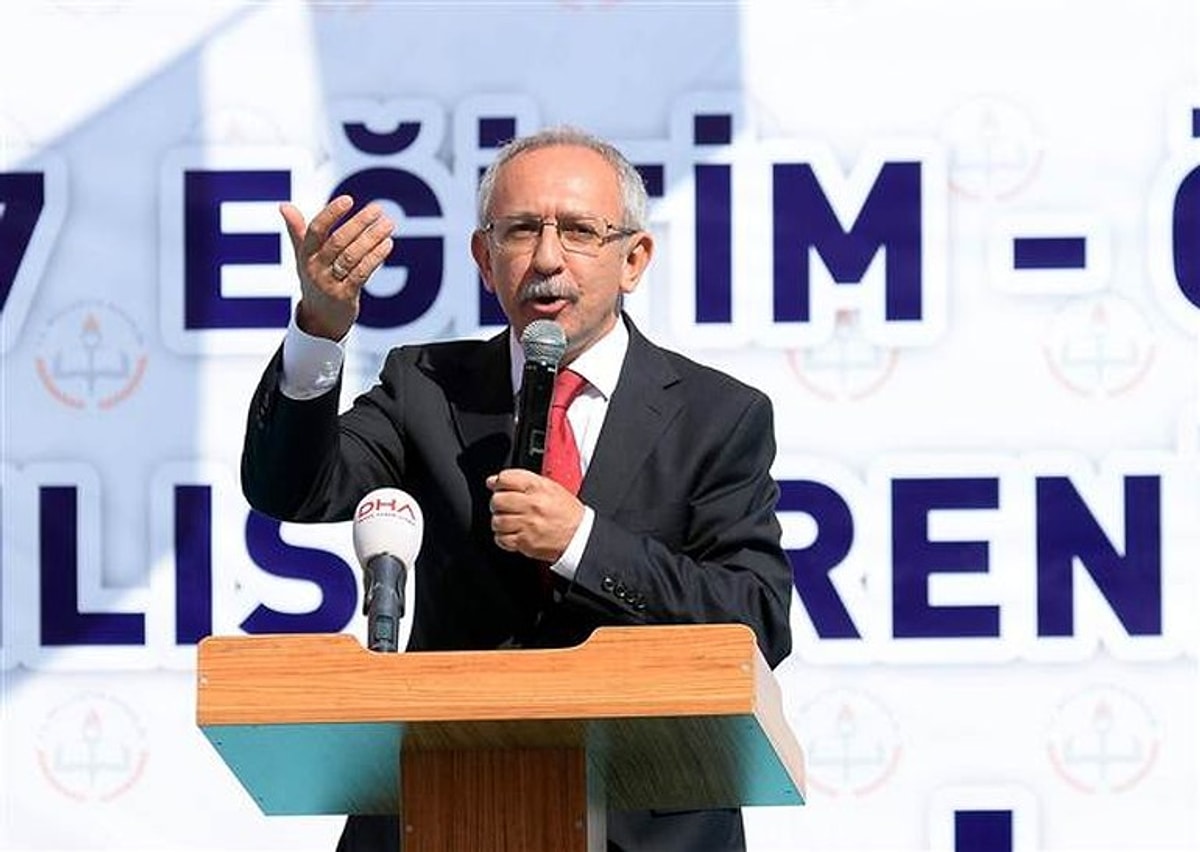 Ahmet Emre Bilgili Nin Kemal Kilicdaroglu Na Sasirtan Benzerligi Onedio Com