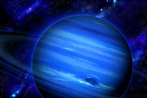 5. Neptün, saatte 2,100 kilometreye ulaşabilen rüzgârlarıyla Güneş Sistemi'nin en şiddetli rüzgârlarına ev sahipliği yapmaktadır.