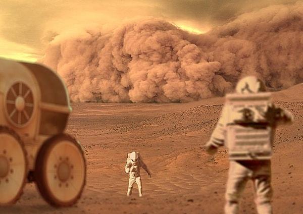 12. Güneş Sistemi'ndeki en büyük kum fırtınaları Mars gezegeninde meydana gelmektedir. Aylarca sürebilen bu fırtınalar, gezegenin tüm yüzeyini kaplayabilmektedir.
