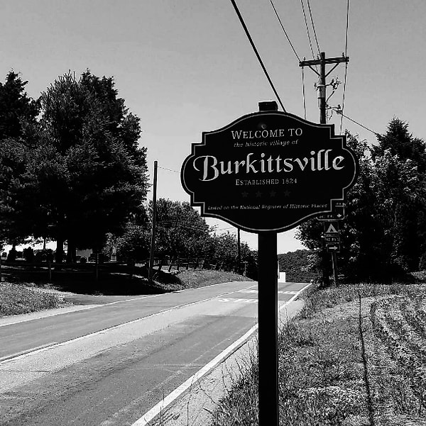 13. Из-за бешеной популярности фильма, знак Беркитсвилла не единожды воровали