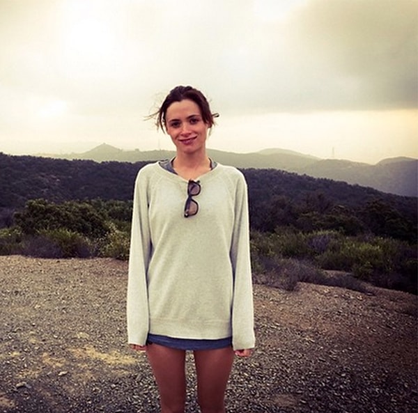 1. Напомним, что Катриона Уайт покончила жизнь самоубийством, приняв смертельную дозу лекарств, в конце 2015 года.