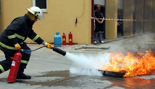 4. Yangın Söndürücüler Nasıl Çalışır?