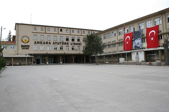 Öğrencilerden 'Proje Okul' İsyanı ve 'Öğretmenime Dokunma' Kampanyası