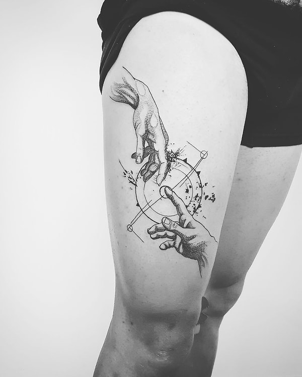 Vesna Tattoo is a Portuguese tattoo artist and co-founder of Minimal Ink, a private tattoo studio based in Oporto - Portugal.