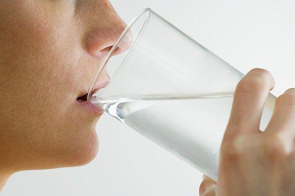 11. Bol bol su için. Açlık hissinizi su ile bastırabilirsiniz.