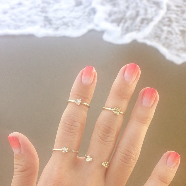 Or the fingernails... 💅💅💅
