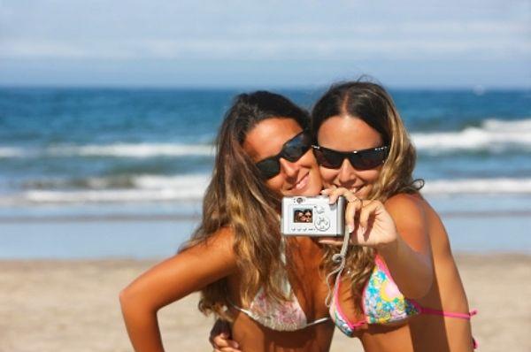 4. People who went on vacation just to take selfies.