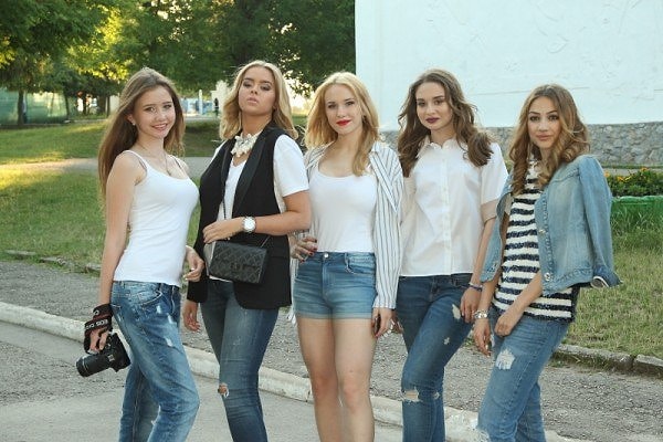 7. Выпускники харьковской школы 2014, 2015 и 2016 года отказались от дорогостоящего выпускного и сэкономленные деньги направили на спасение жизней маленьких детей с патологиями сердца