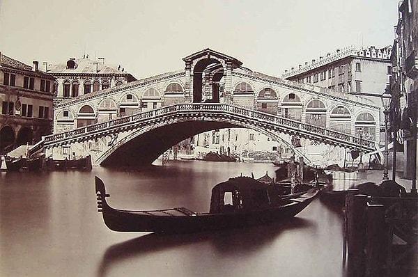 7. Rialto Köprüsü, İtalya