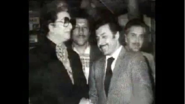 6. Zeki Müren ve Neşet Ertaş'ın türkü söyleyip rakı içtiği masada olmak