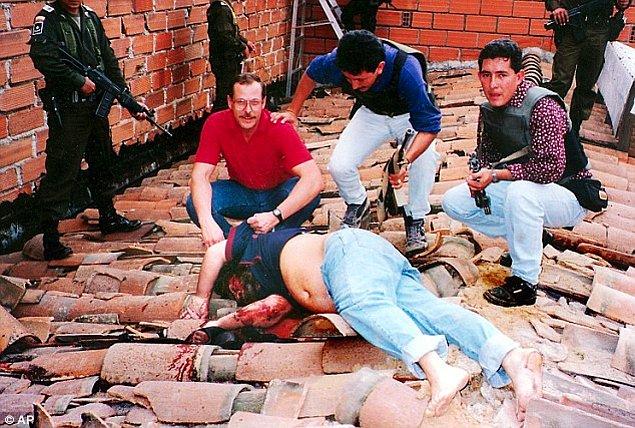 15. Pablo Escobar'ın ölü olarak ele geçirildiği gün