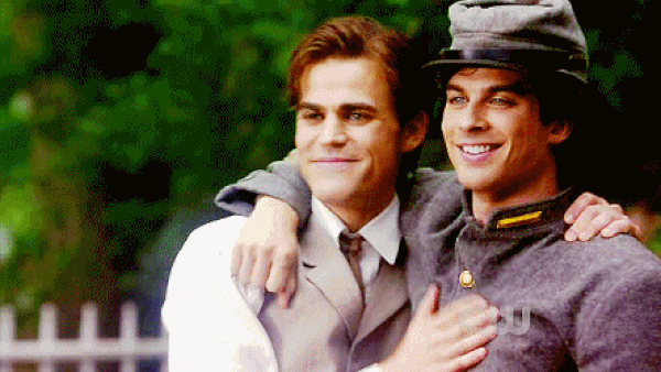 3. Damon ve Stefan Salvatore (The Vampire Diaries)