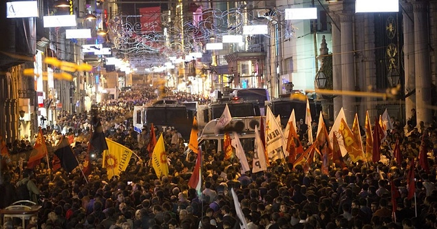 Birçok kentte saldırı ve hükümet protesto edildi