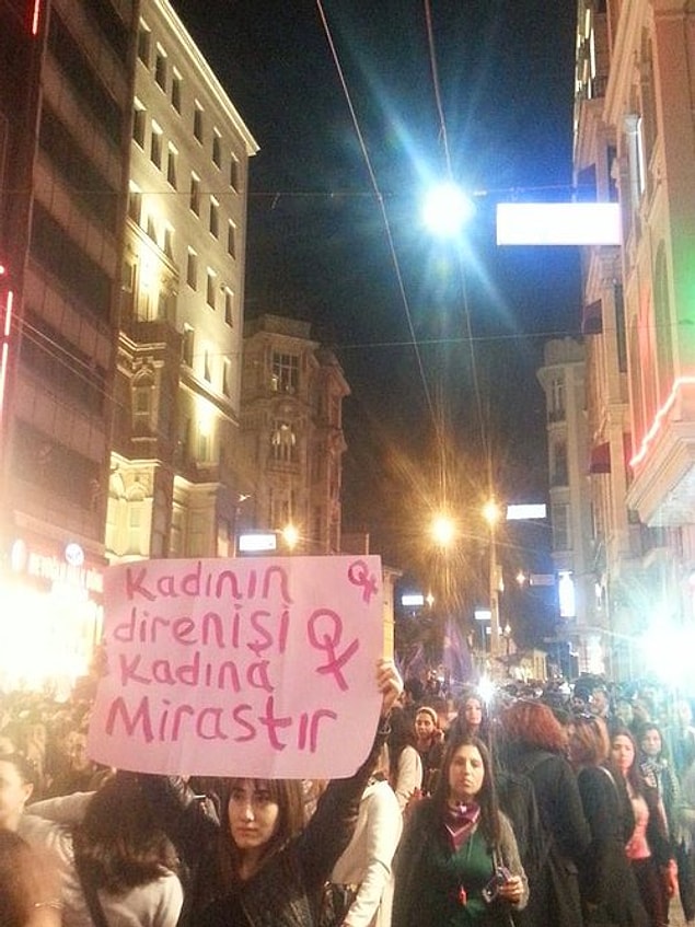 6. Aşırı kıskançlığının sebebini "sevgisi" olduğunu söyleyerek kendini haklı çıkarmaya çalışıyor mu?