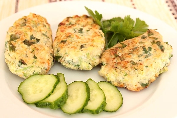 1. Куриные котлетки + любая крупа