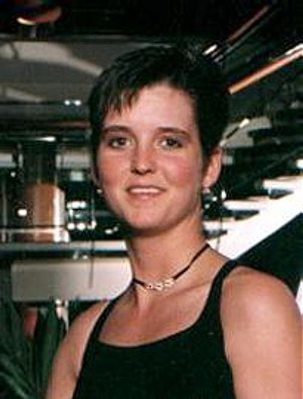 12. 1998 yılında Virginia’lı Amy Lynn Bradley, bir gemi turunda ortadan kayboluyor.