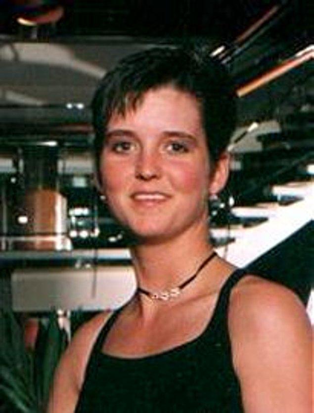 12. 1998 yılında Virginia’lı Amy Lynn Bradley, bir gemi turunda ortadan kayboluyor.