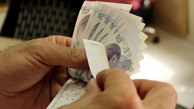 Düzenlemenin yürürlüğe girmesinin ardından kimi banka %1.40, kimi %1.47, kimi %1.49 gibi faiz oranları çıkardı.