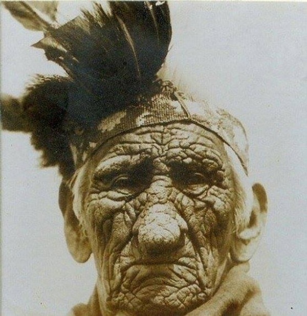 6. Индеец по имени Ка-Nah-Be-Owey Wence жил в трёх столетиях - с 1791 по 1920 год.