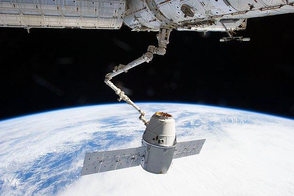 NASA halihazırda Uluslararası Uzay İstasyonu’nun (ISS) ikmali için en popüleri SpaceX olmak üzere özel firmalarla işbirliği içinde