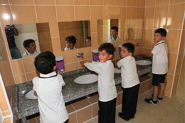 Hijyen de öğrencilerin yakındıkları konulardan biri; yalnızca 10 çocuktan 4’ü 'okul tuvaleti temiz' diyor