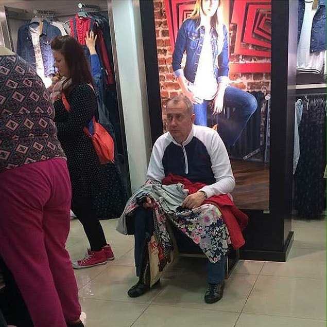 17. Hala mı bakıyorsun ya? bekleyişi.