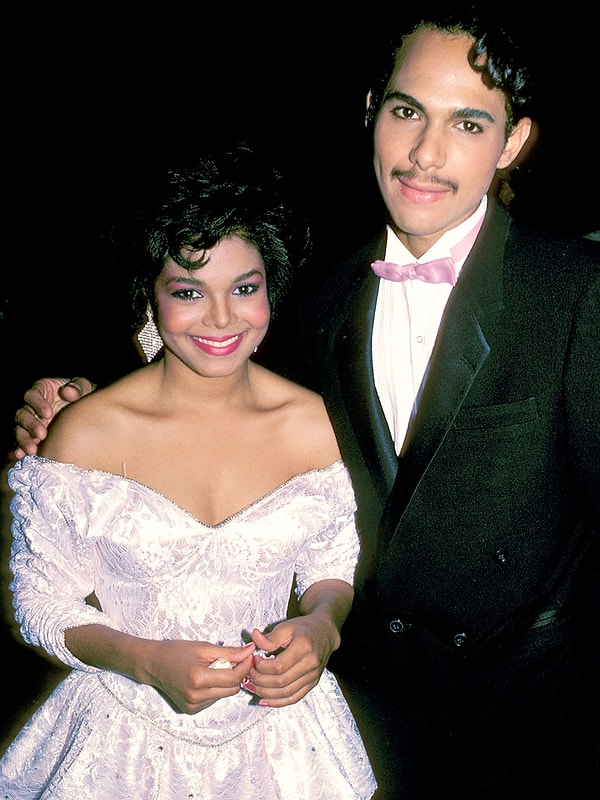 10. Аль-Мана стал третьим мужем Джанет Джексон. До этого ее связывали узы брака с Рене Элизондо и Джеймсом Дебарджем.