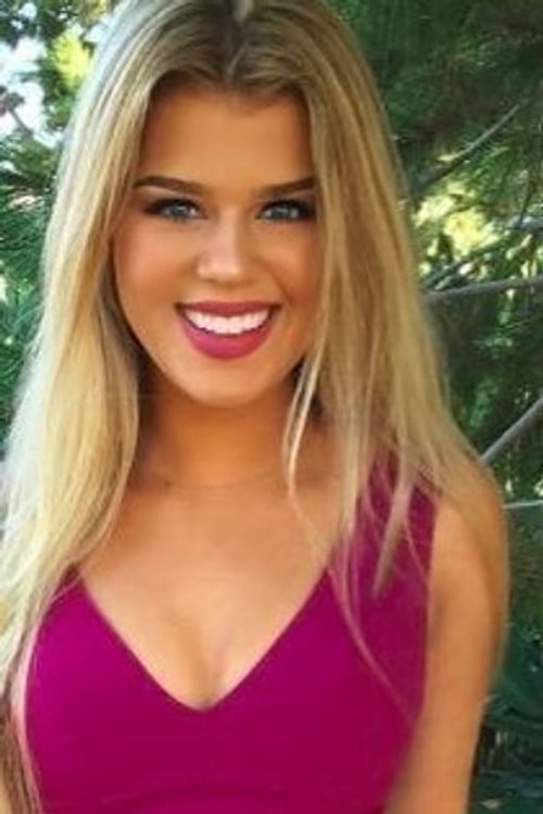 Mikaela Long bir Vine fenomeni. Yakın zamanda bebek bakıcılığı yaparken çektiği birkaç fotoğrafı paylaştı sosyal medyada.