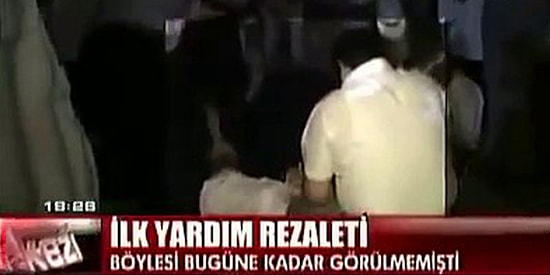 Bayılan Kadını Ayıltmak İçin İlk Yardım Konusunda Çığır Açan Hayalperest Grup