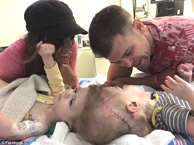 Cerrahlar odadan ayrılana kadar ağlamadığını söyleyen Nicole, 'teşekkür ederim' demenin bile zor olduğunu kelimelerin boğazında düğümlendiğini anlatıyor.