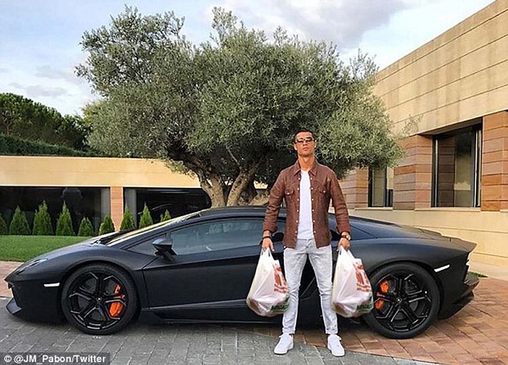 Lamborghini ile Fotoğrafını Paylaşan Ronaldo'ya Sosyal Medyadan Yapılan Bol Mizahlı 17 Paylaşım